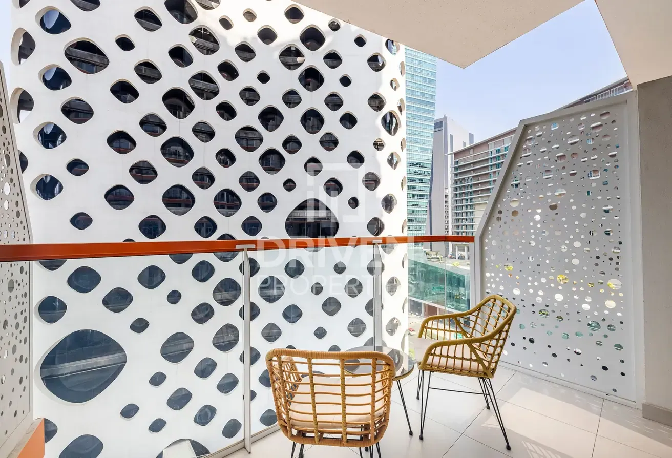 Huge Layout | Canal View | Furnished Apt