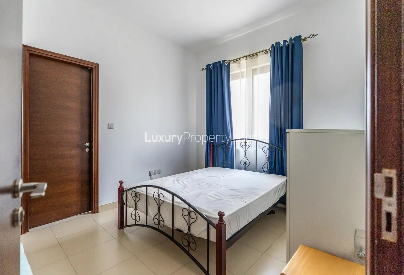 Huge Plot | Spacious | Single Row | VOT