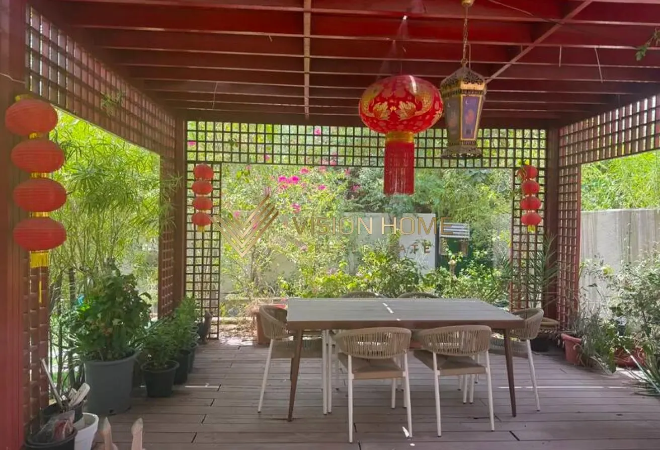 SPACIOUS 4BR + MAID | HUGE GARDEN | SINGLE ROW