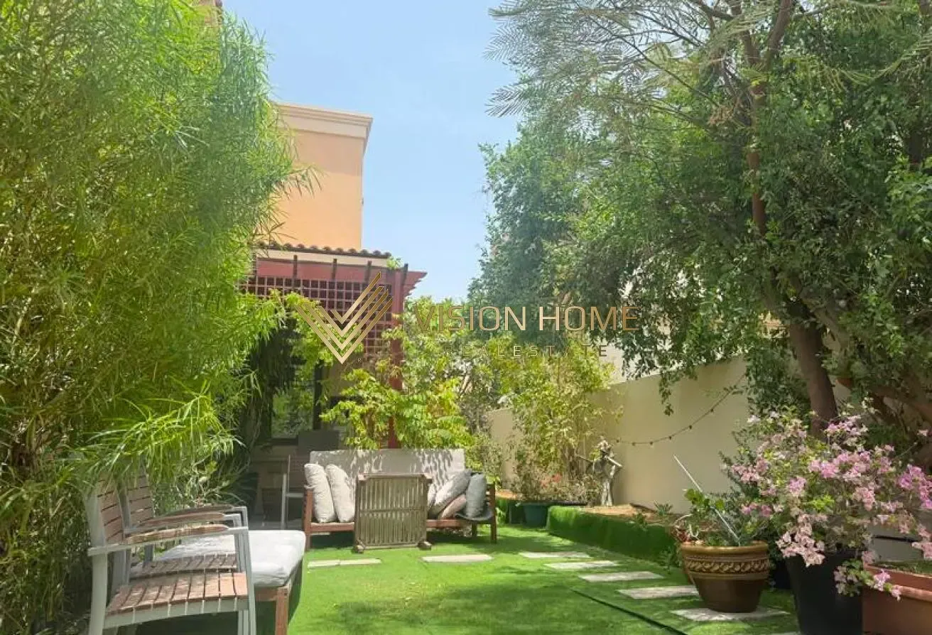 SPACIOUS 4BR + MAID | HUGE GARDEN | SINGLE ROW