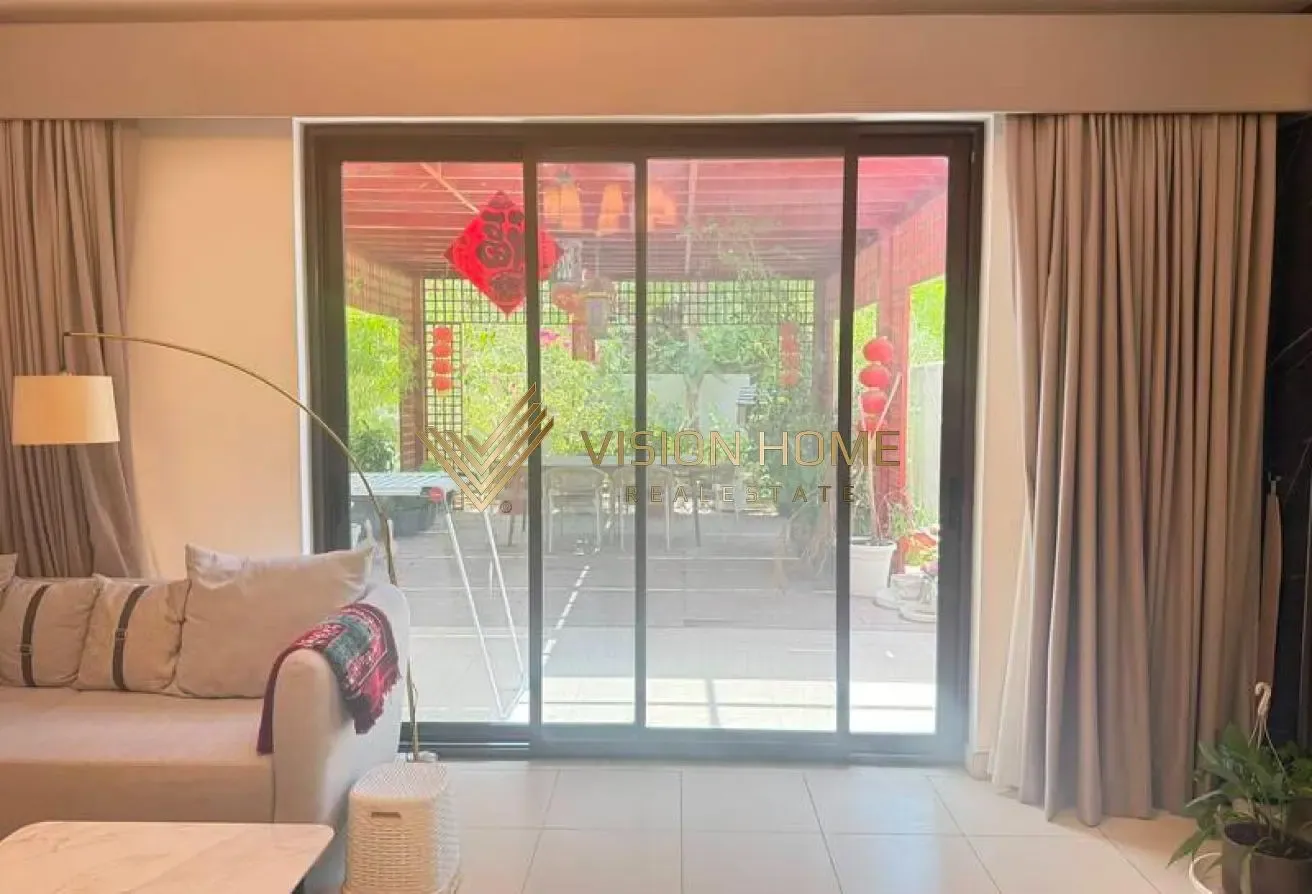 SPACIOUS 4BR + MAID | HUGE GARDEN | SINGLE ROW