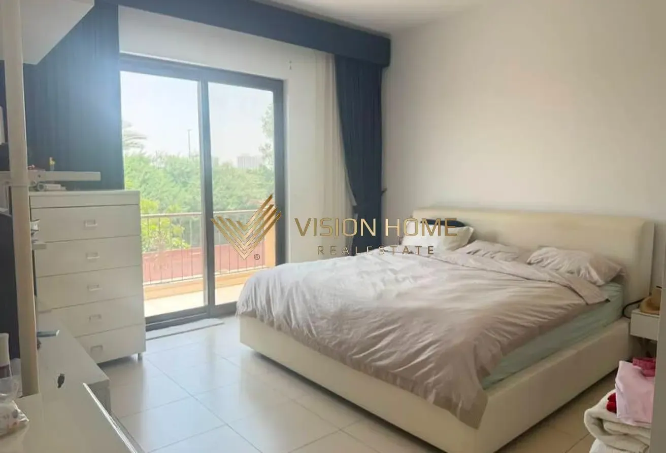SPACIOUS 4BR + MAID | HUGE GARDEN | SINGLE ROW