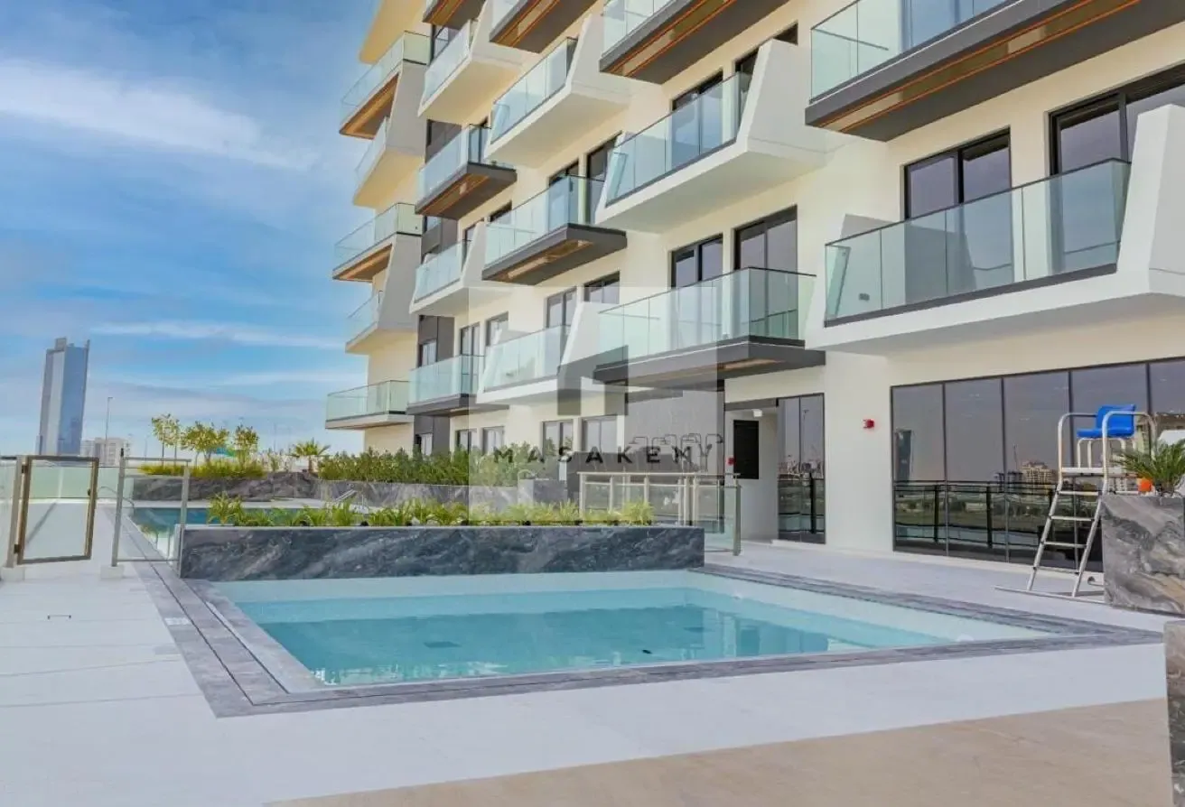 Vacant On Transfer | Pool View | Close Kitchen