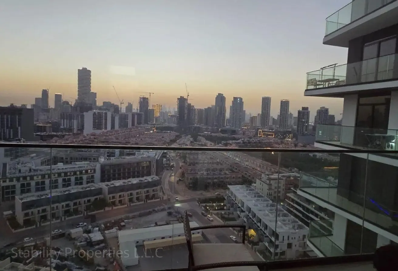 HIGH FLOOR~COMMUNITY VIEW~RENOVATED DWELLING