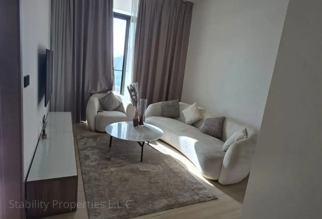 HIGH FLOOR~COMMUNITY VIEW~RENOVATED DWELLING