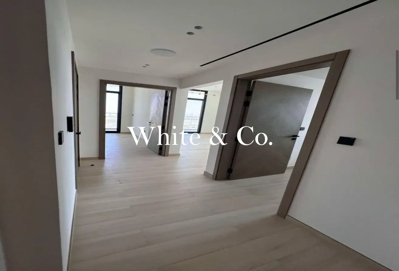 High Floor | Corner Unit | Large Layout