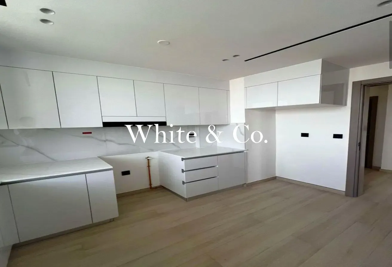 High Floor | Corner Unit | Large Layout