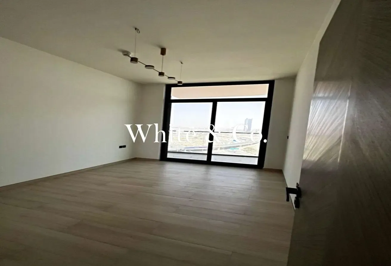 High Floor | Corner Unit | Large Layout