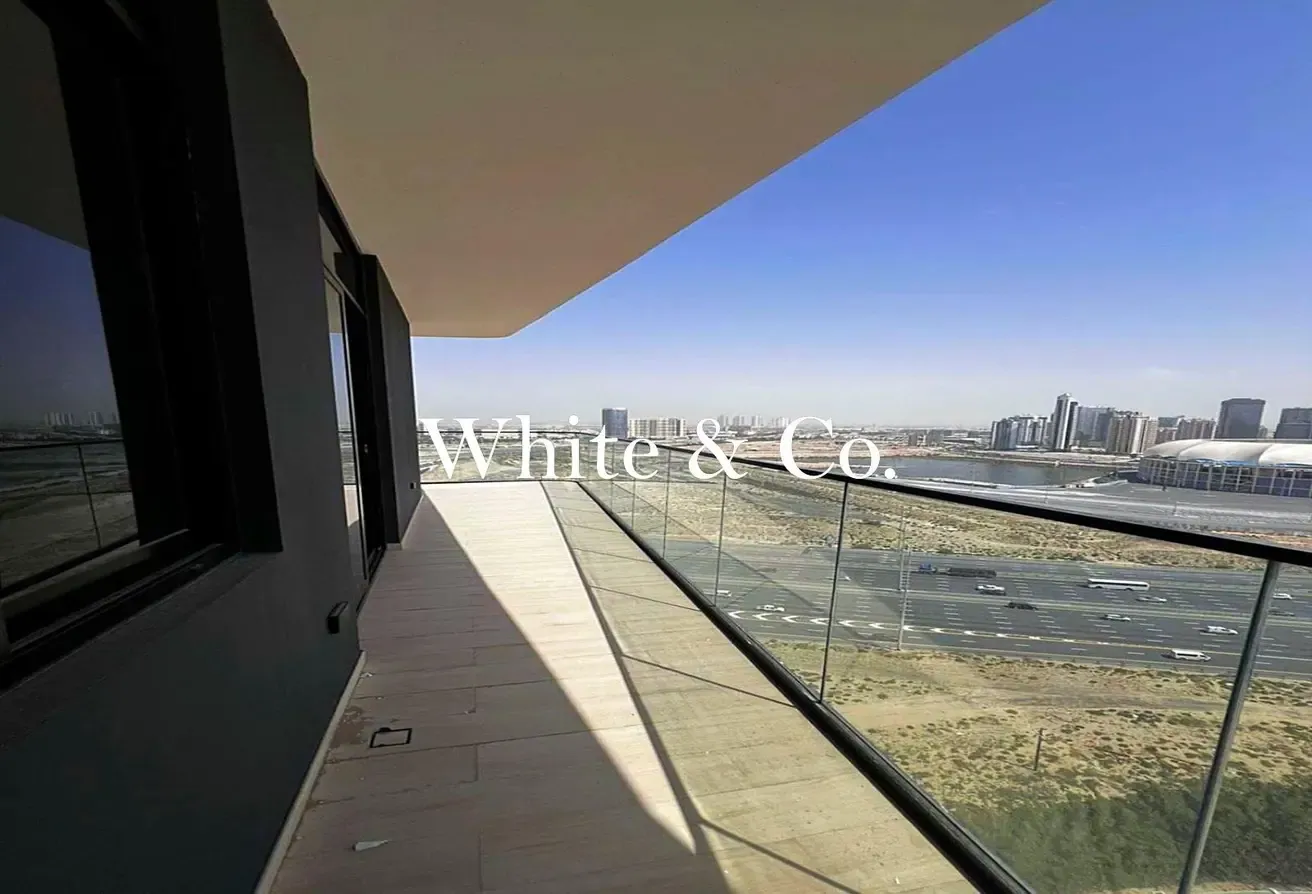 High Floor | Corner Unit | Large Layout