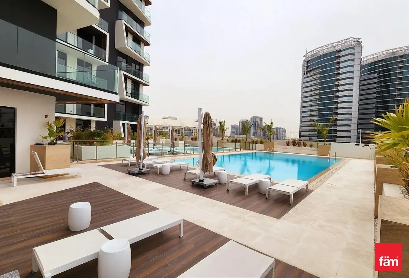 1br Smart Home | Full Pool View | Prime Location