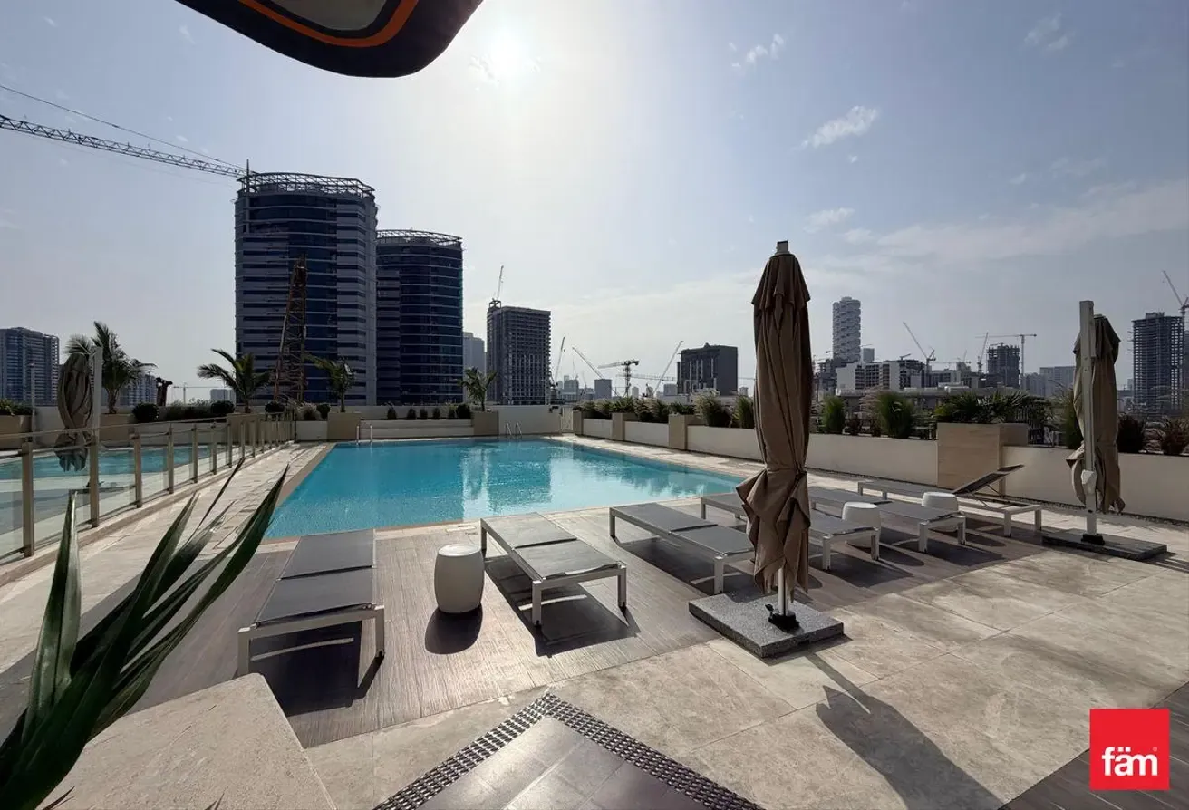 1br Smart Home | Full Pool View | Prime Location