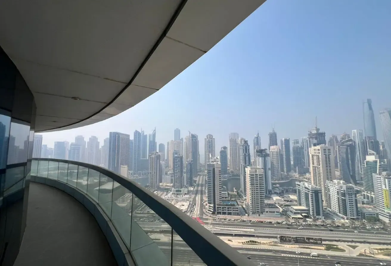 Vacant | High floor | SZR view | Ready 2 move in