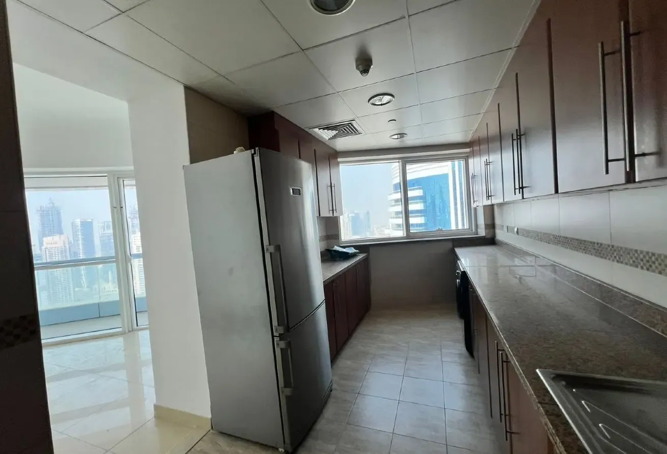 Vacant | High floor | SZR view | Ready 2 move in