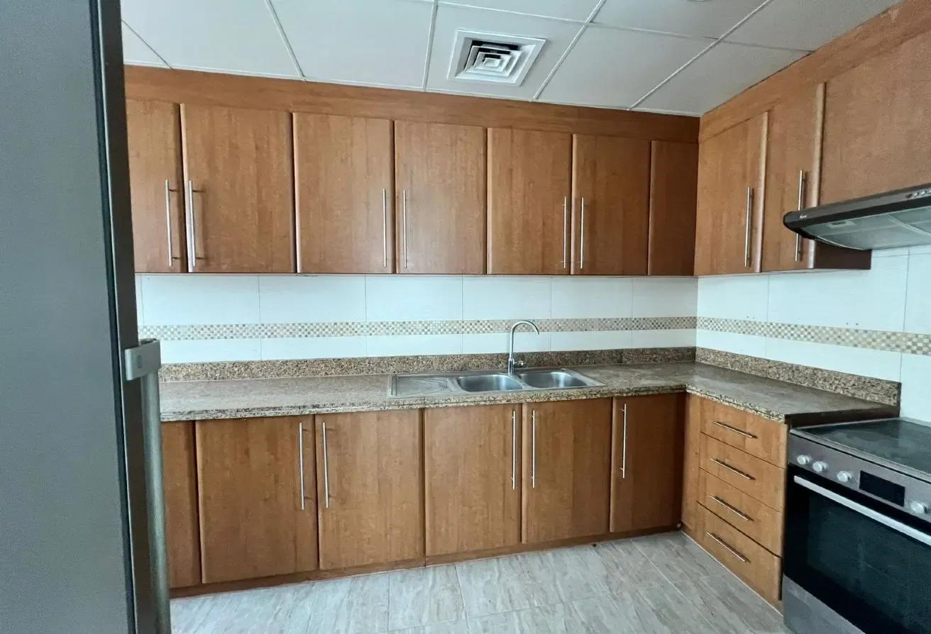 Vacant | High floor | SZR view | Ready 2 move in