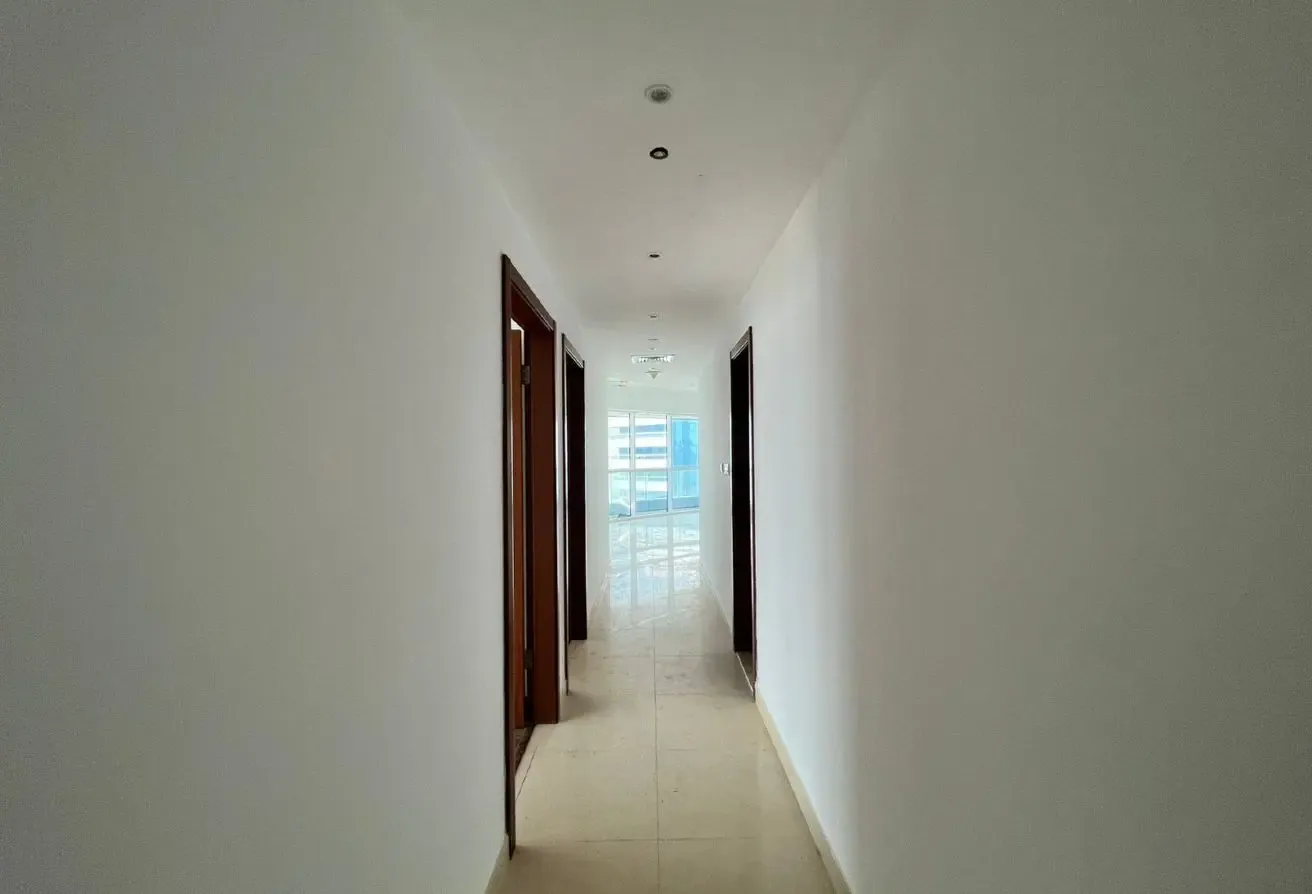 Vacant | High floor | SZR view | Ready 2 move in
