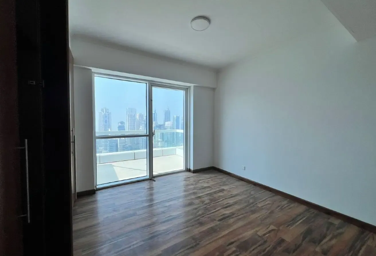 Vacant | High floor | SZR view | Ready 2 move in