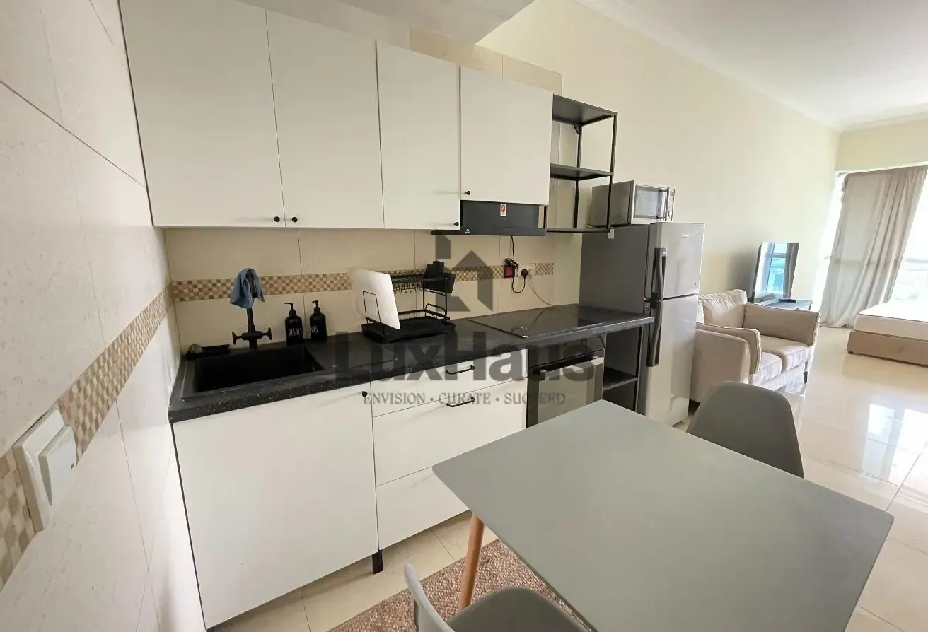 Upgraded| Furnished| Marina Skyline View