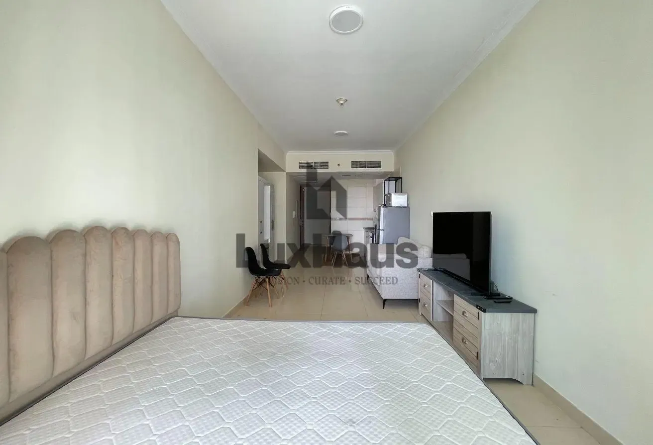 Upgraded| Furnished| Marina Skyline View