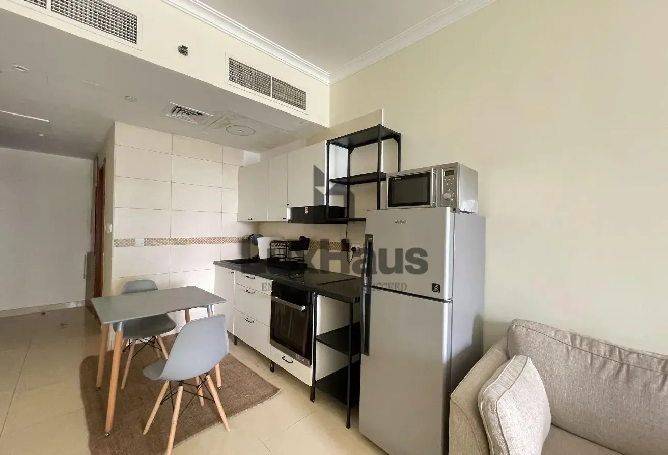 Upgraded| Furnished| Marina Skyline View