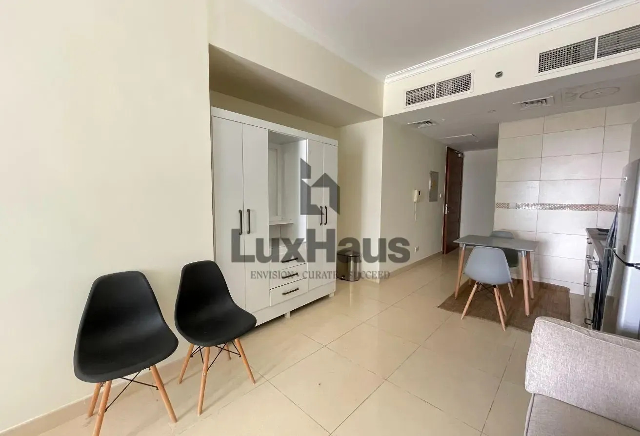 Upgraded| Furnished| Marina Skyline View
