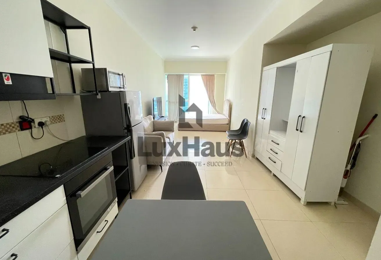 Upgraded| Furnished| Marina Skyline View
