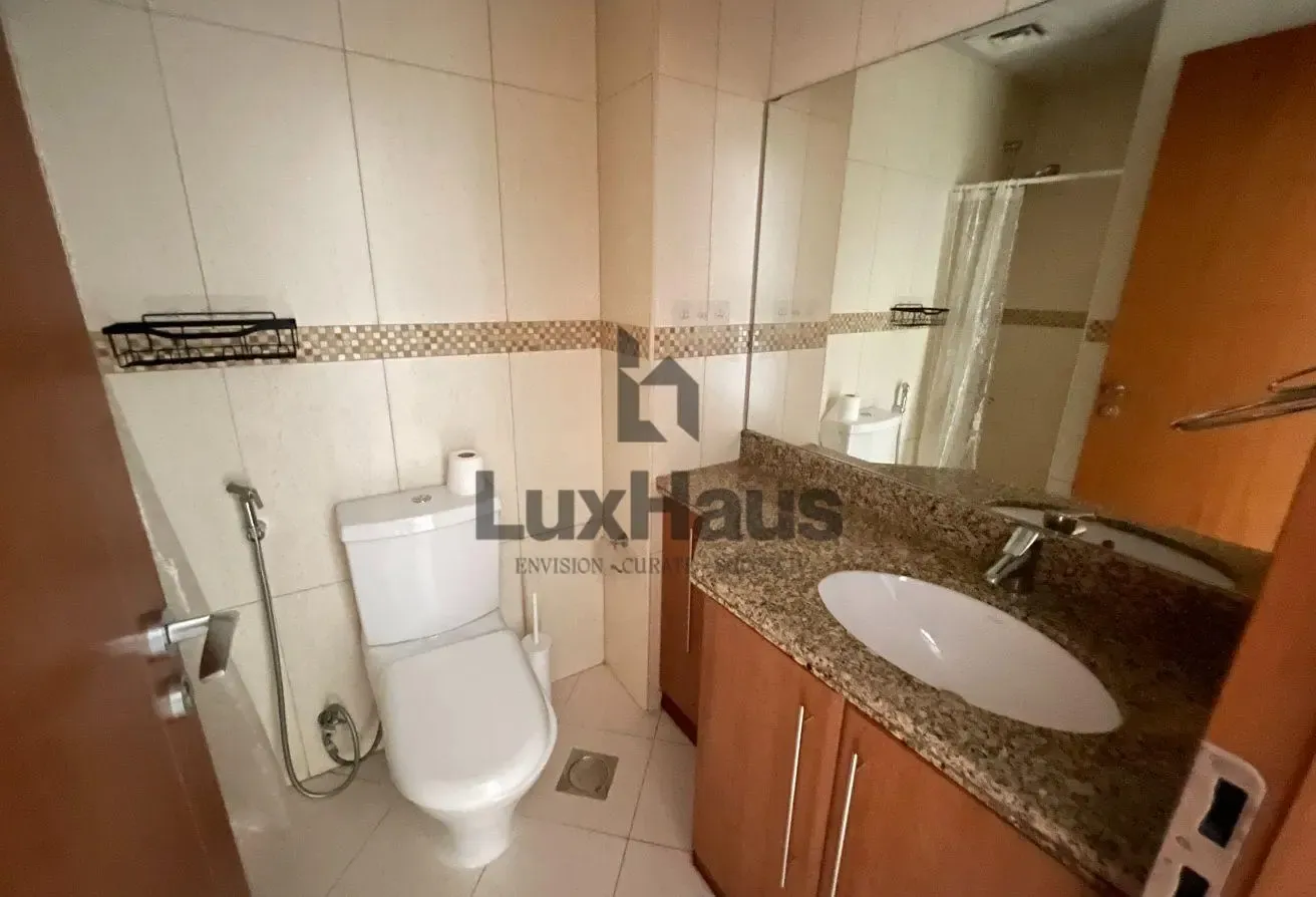 Upgraded| Furnished| Marina Skyline View