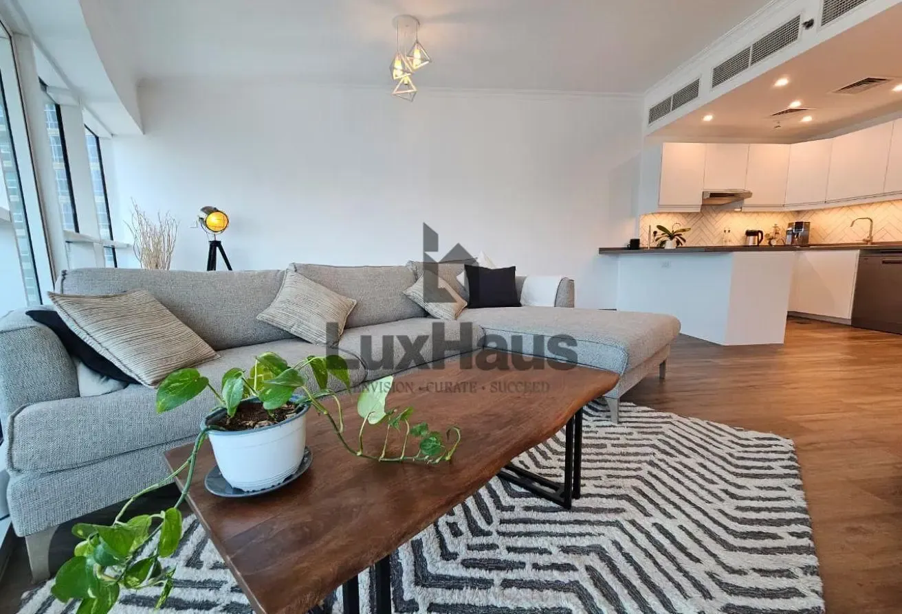 Upgraded | Vacant | Marina Skyline Views|Furnished