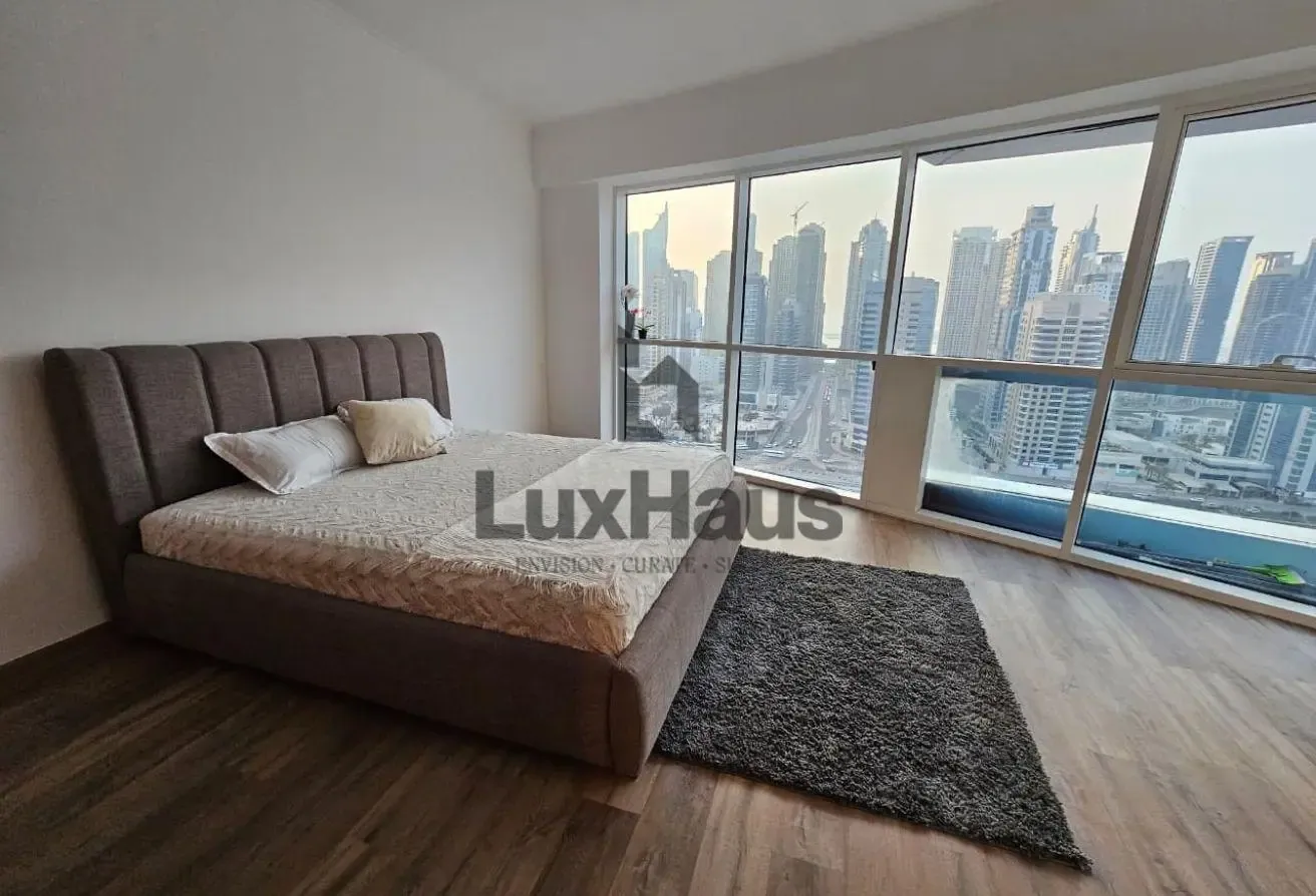 Upgraded | Vacant | Marina Skyline Views|Furnished