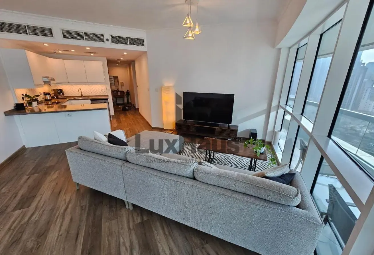 Upgraded | Vacant | Marina Skyline Views|Furnished