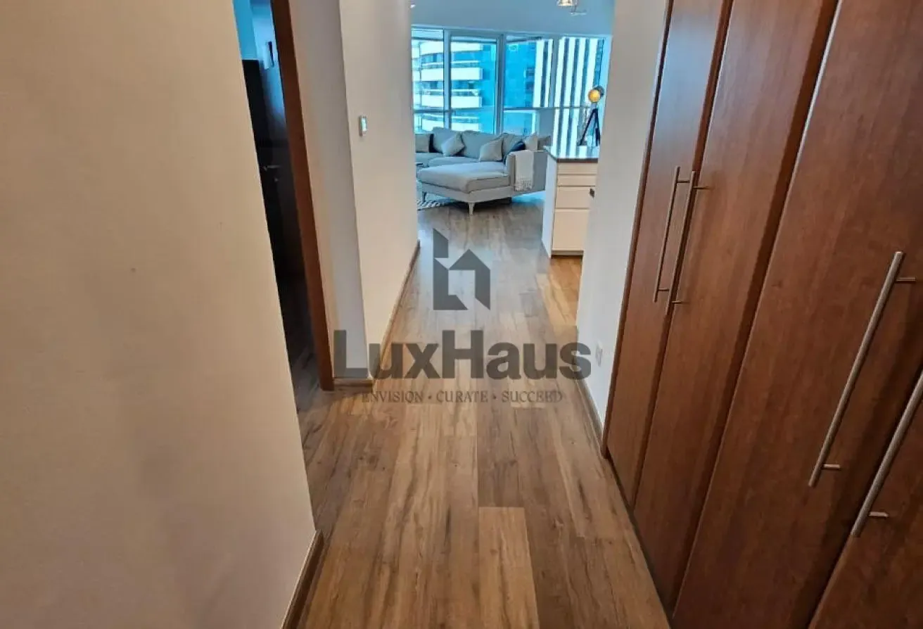 Upgraded | Vacant | Marina Skyline Views|Furnished