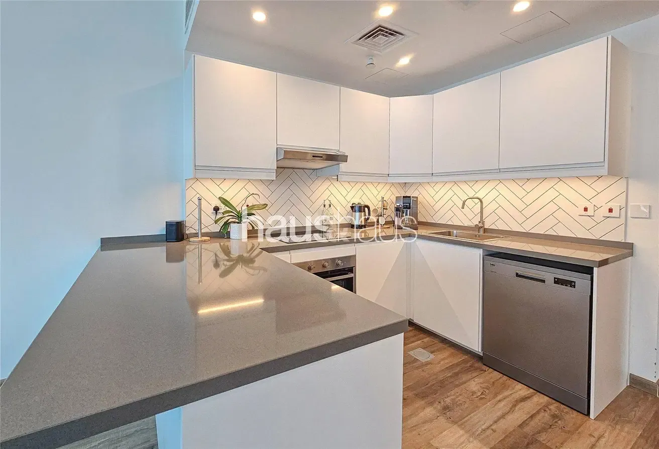 Fully Upgraded | Marina Skyline Views | VOT
