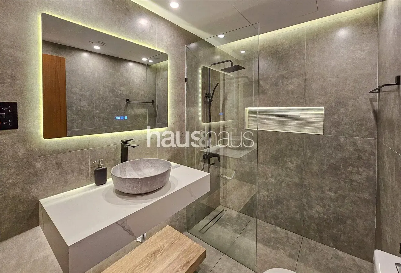 Fully Upgraded | Marina Skyline Views | VOT