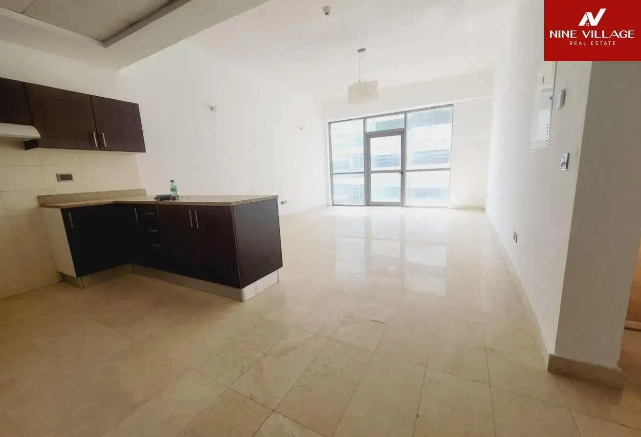 CHILLER FREE \VACANT\NEAR EMIRETS MALL |FREEHOLD