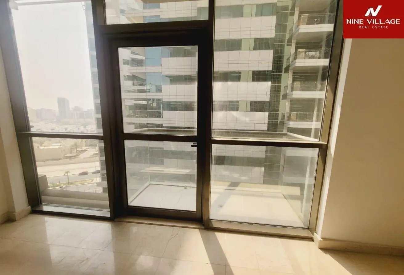 CHILLER FREE \VACANT\NEAR EMIRETS MALL |FREEHOLD