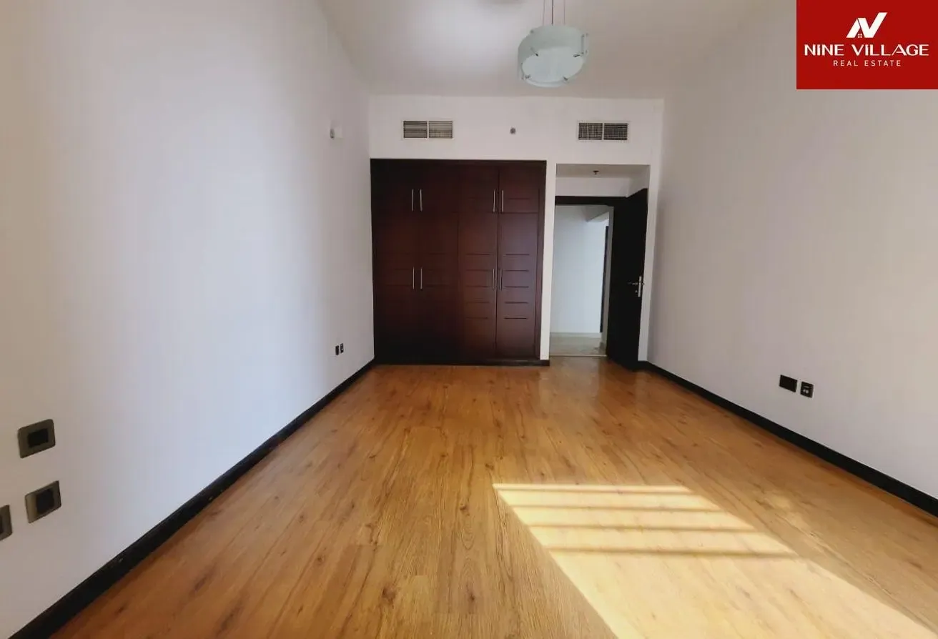 CHILLER FREE \VACANT\NEAR EMIRETS MALL |FREEHOLD