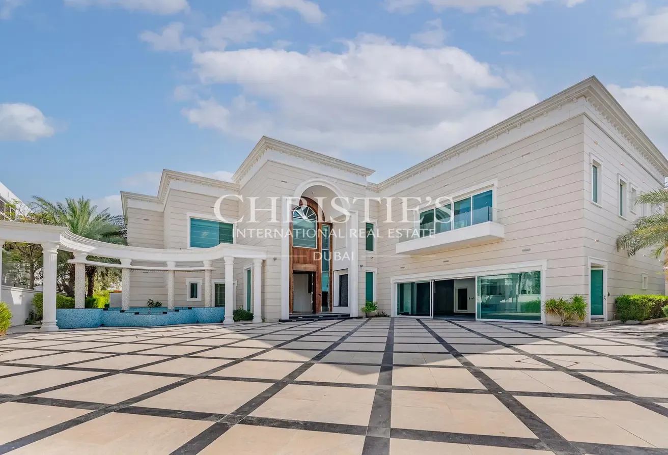 Prestigious Villa residing on a plot of 24,214