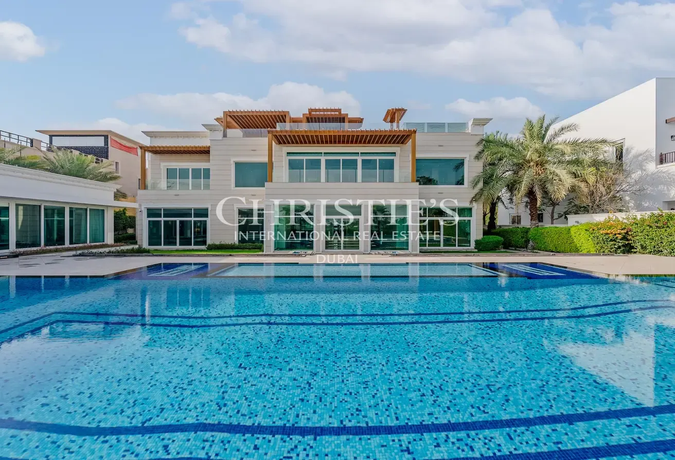 Prestigious Villa residing on a plot of 24,214