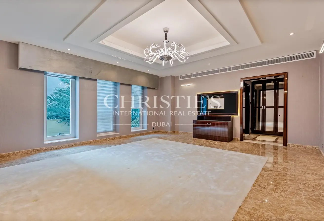 Prestigious Villa residing on a plot of 24,214