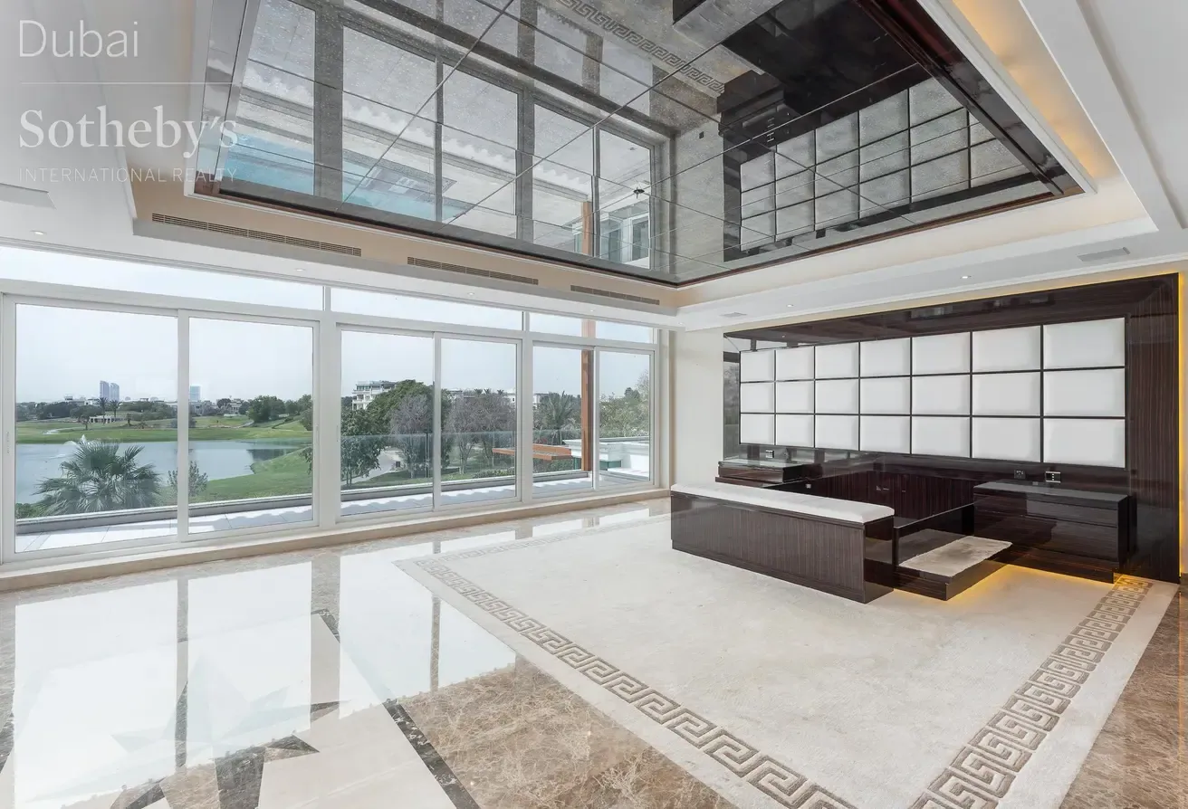 Elegant Golf Course-Facing Villa In Emirates Hills