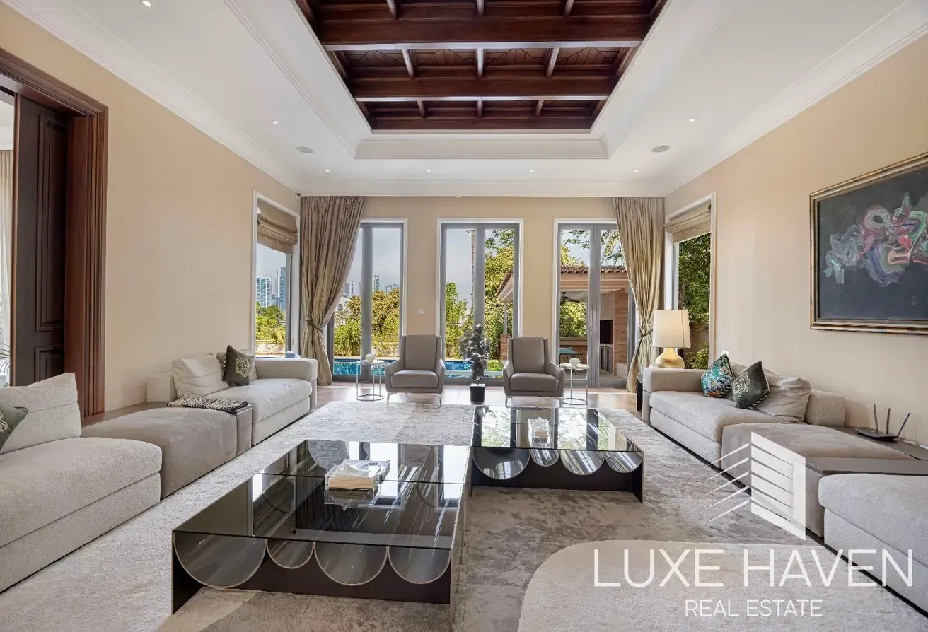 Exquisite 6-Bedroom Villa | Golf Course View