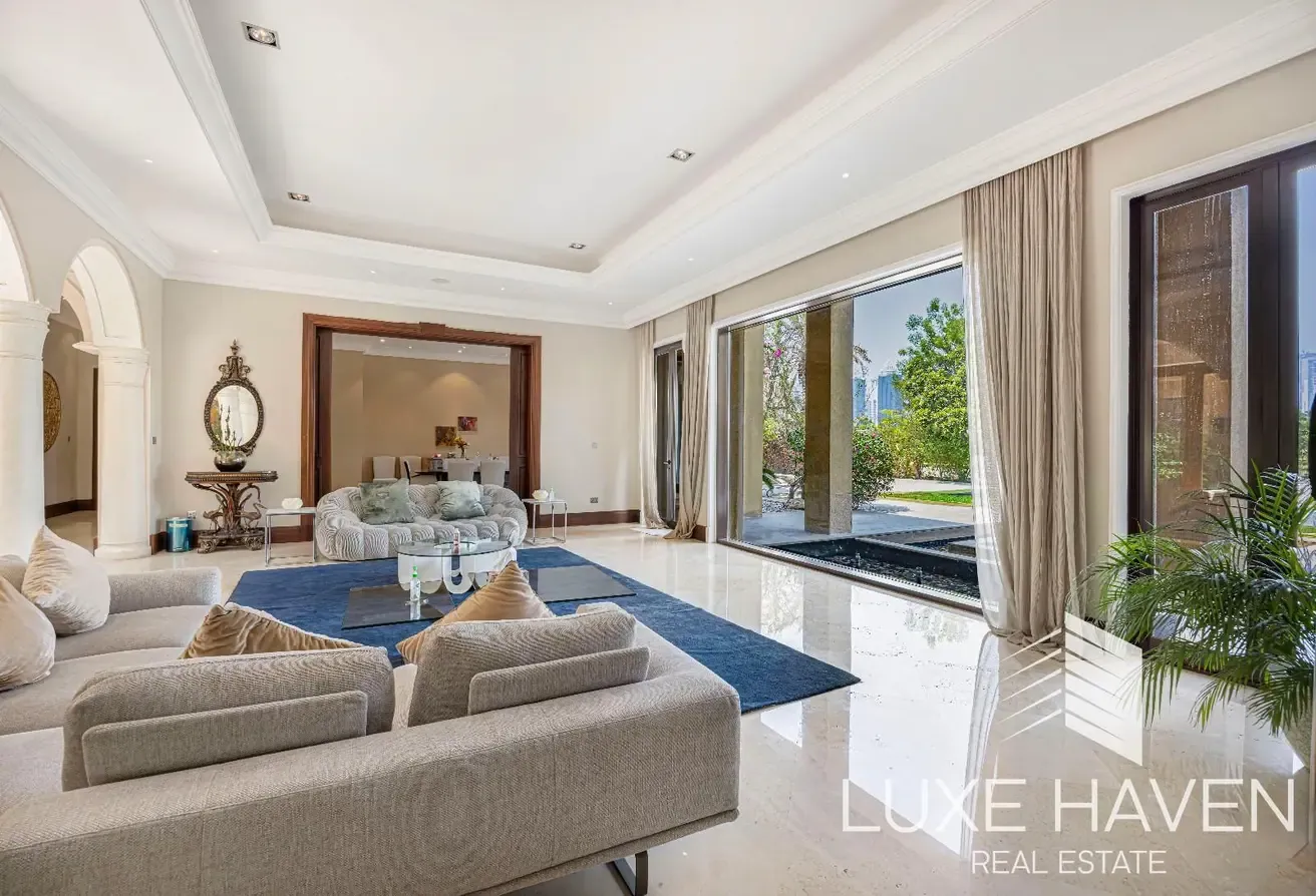 Exquisite 6-Bedroom Villa | Golf Course View