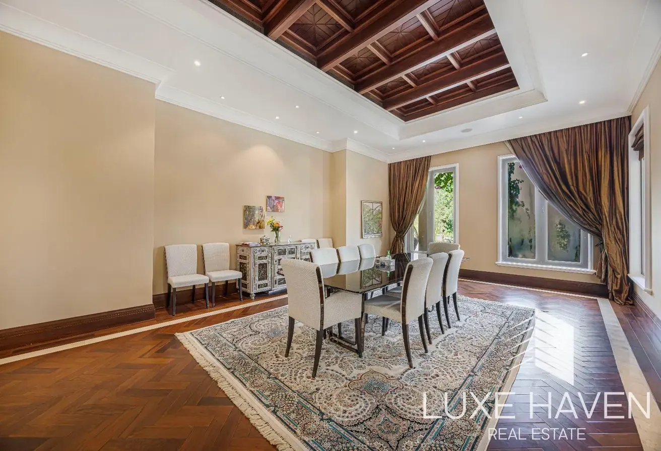 Exquisite 6-Bedroom Villa | Golf Course View