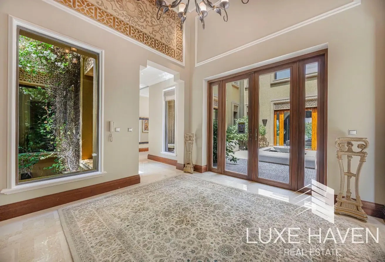 Exquisite 6-Bedroom Villa | Golf Course View