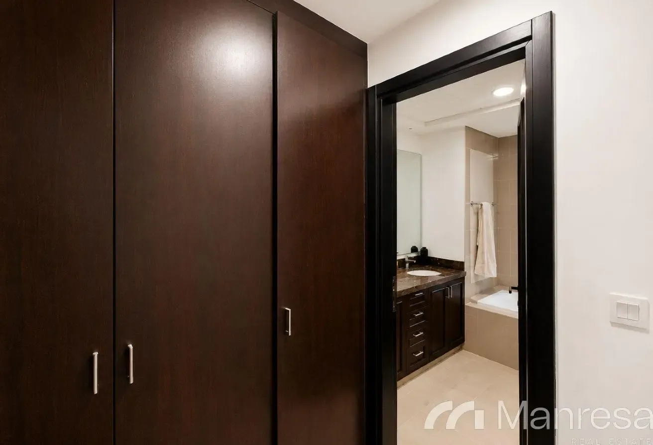 Corner Luxury | Vacant on Transfer | Near to Pool