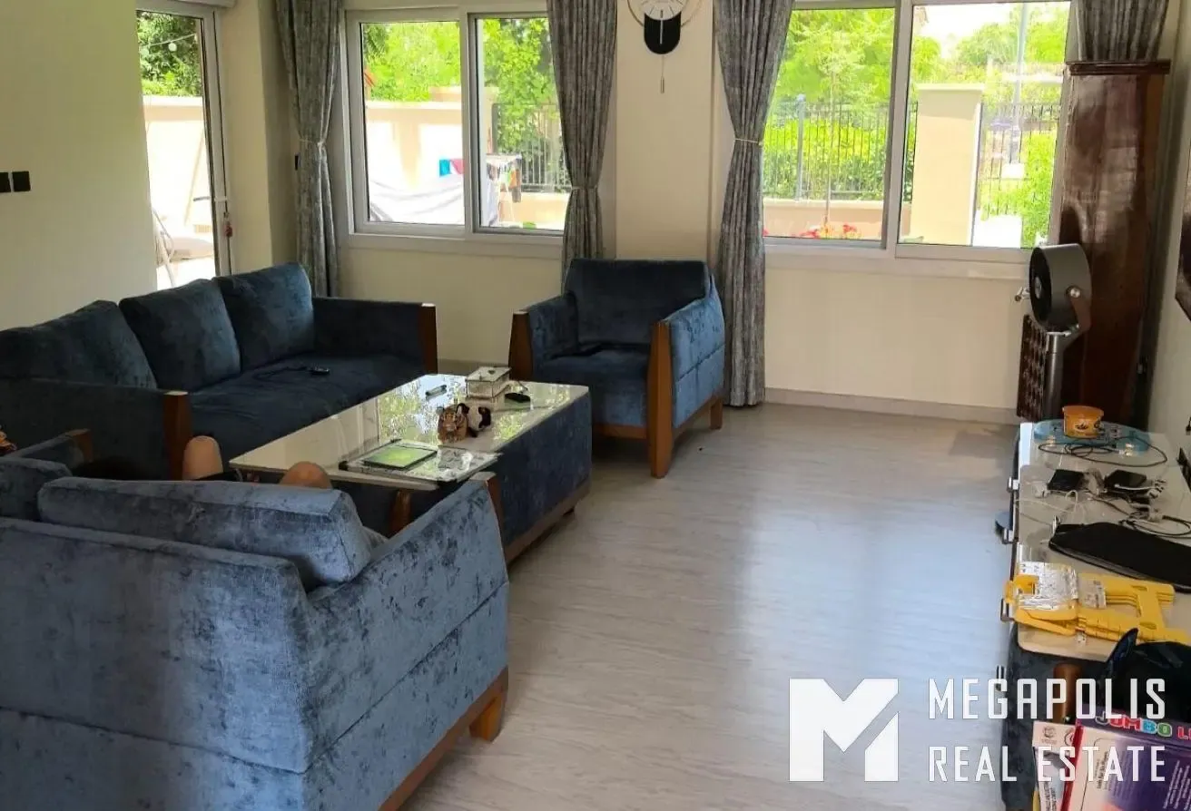 Single Row / Beautifully renovated / VOT