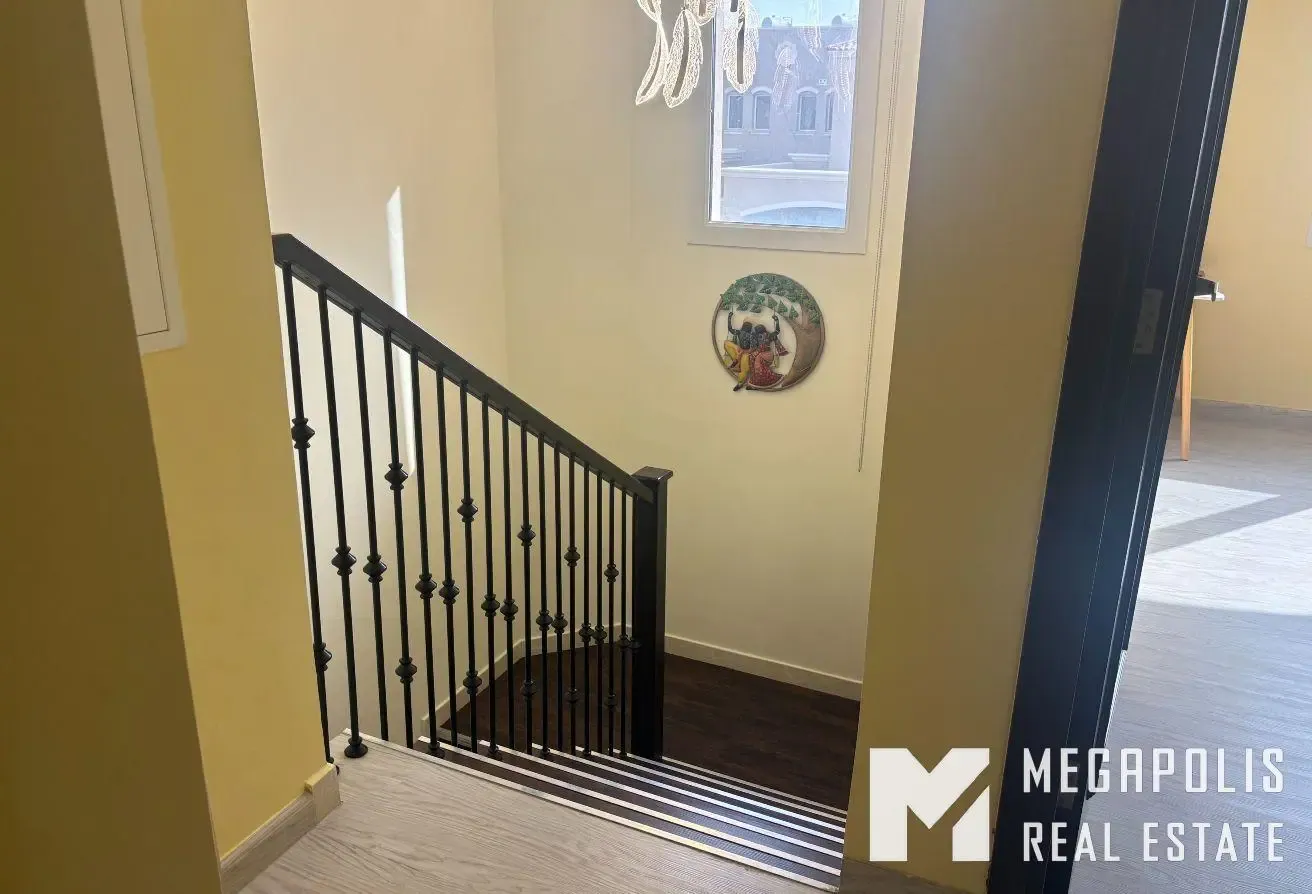 Single Row / Beautifully renovated / VOT