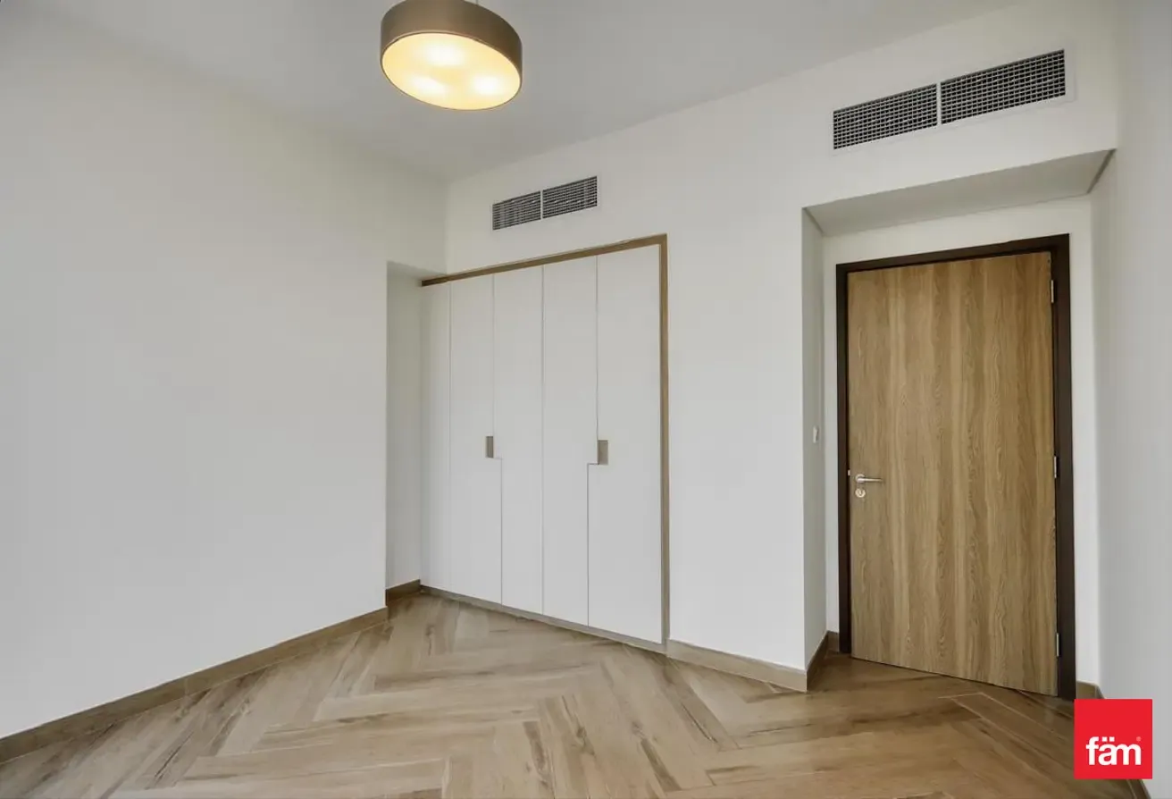 Vacant I Unfurnished I High Floor