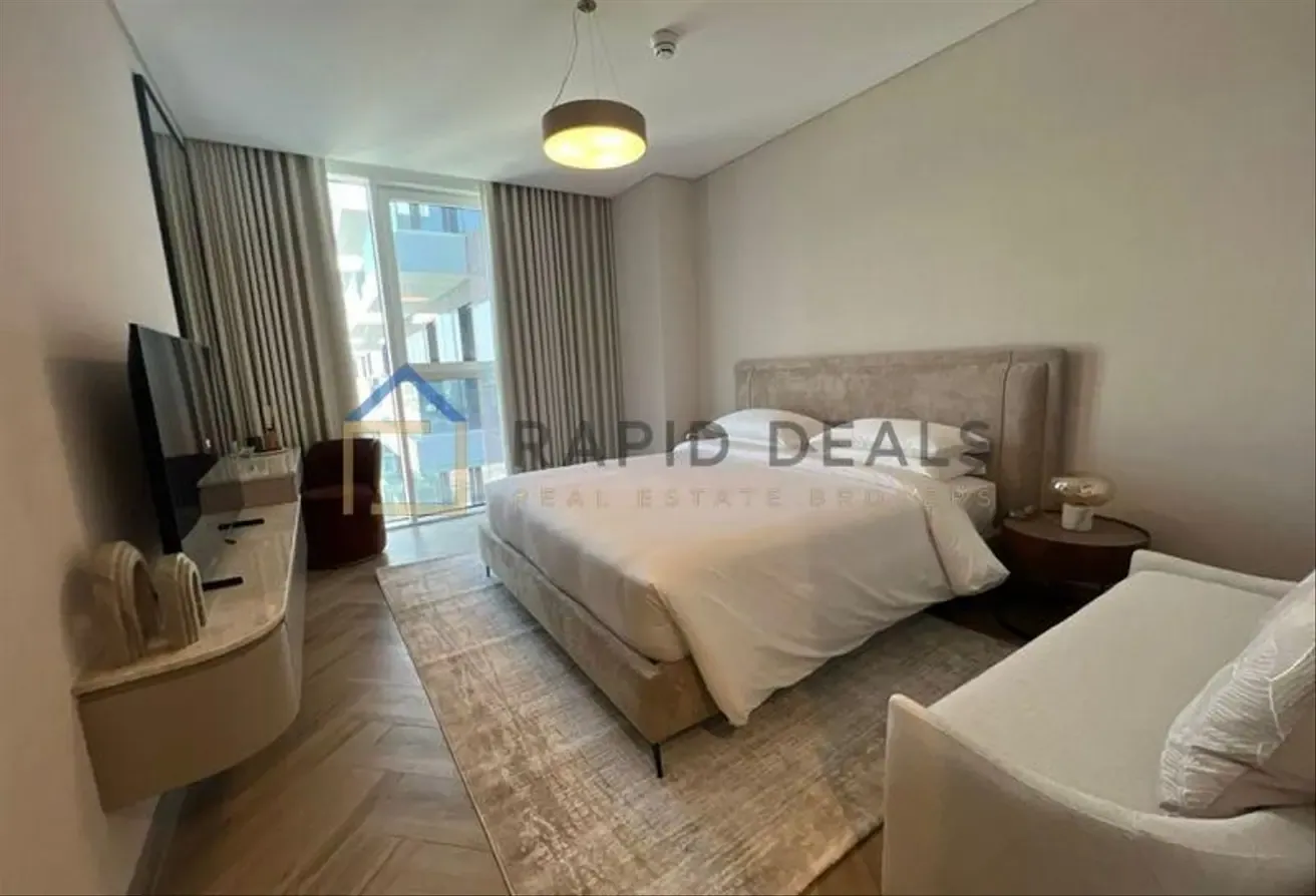 Fully Furnished 3BR+M Apartment with Park Views