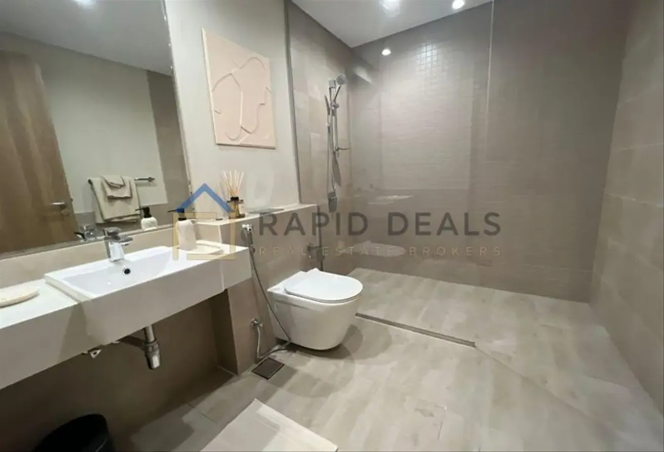 Fully Furnished 3BR+M Apartment with Park Views