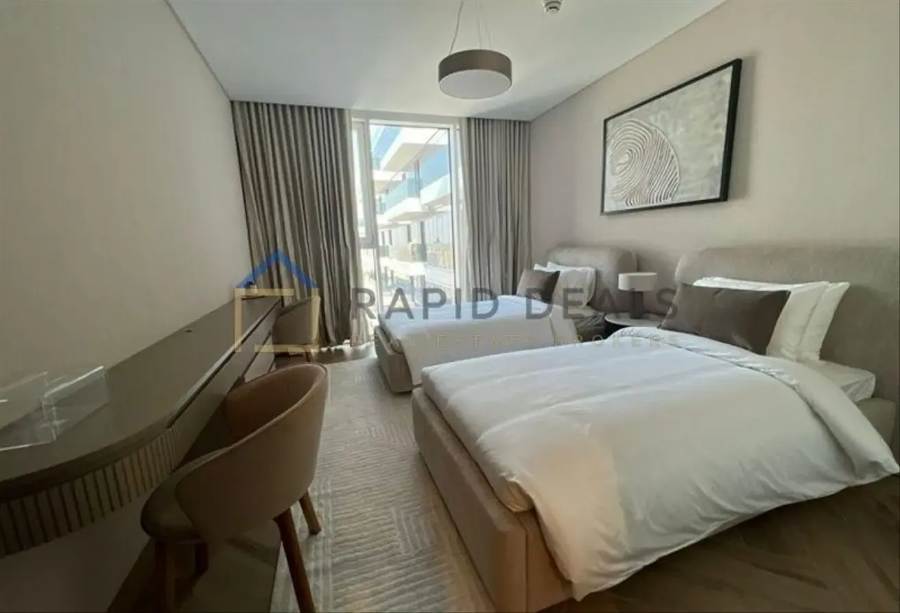 Fully Furnished 3BR+M Apartment with Park Views